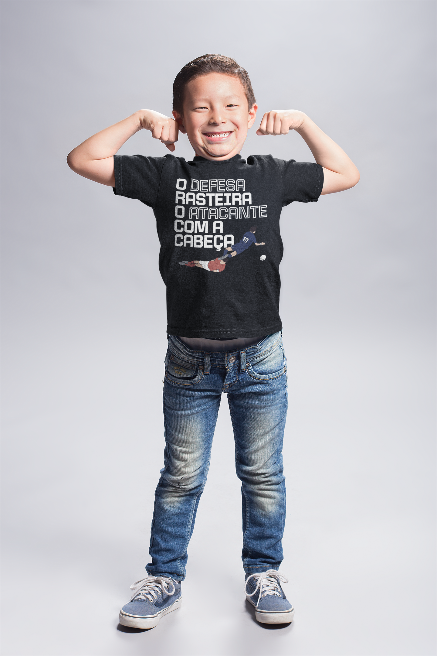 Tshirt Criança “O defesa rasteirou o atacante com a cabeça”