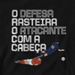 Camisola “O defesa rasteira o atacante com a cabeça”
